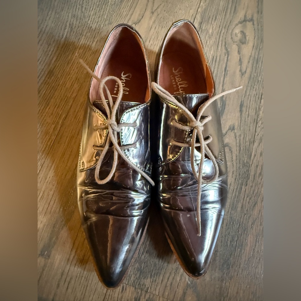 Shellys London lace-up oxford shoes in silver metallic. Size 9. - Picture 4 of 6